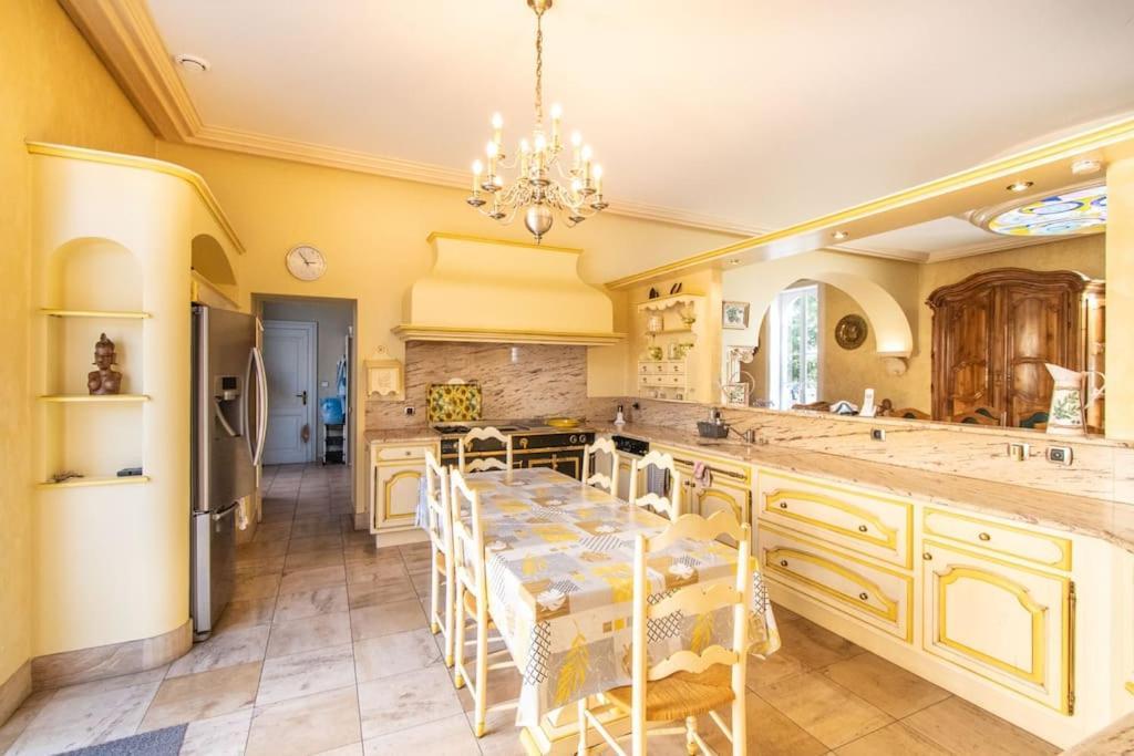 Domaine Mas Begon Villa Aigues-Vives  ภายนอก รูปภาพ